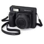 Instax WIDE 400 Rilis Varian Jet Black, Incar Fotografi Retro