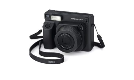 Instax WIDE 400 Rilis Varian Jet Black, Incar Fotografi Retro