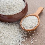 Beras Mentah Ampuh Jadi Penyerap Lembap Alami Di Lemari