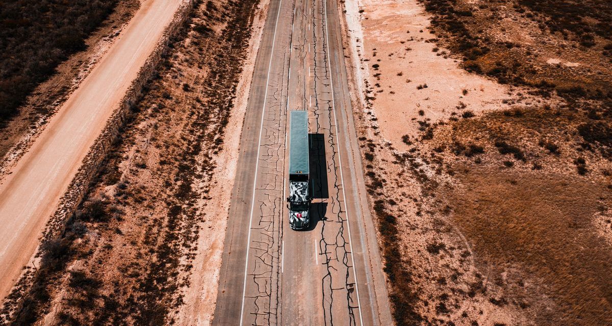Truk Tanpa Sopir Resmi Layani Rute Lintas Negara Amerika