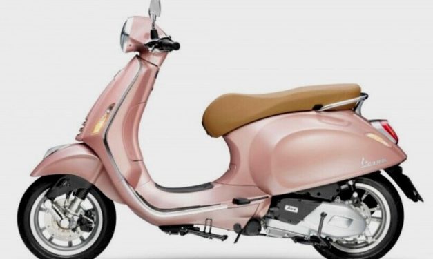 Vespa Primavera Pink Rosa Edisi Terbatas Jadi Pusat Perhatian