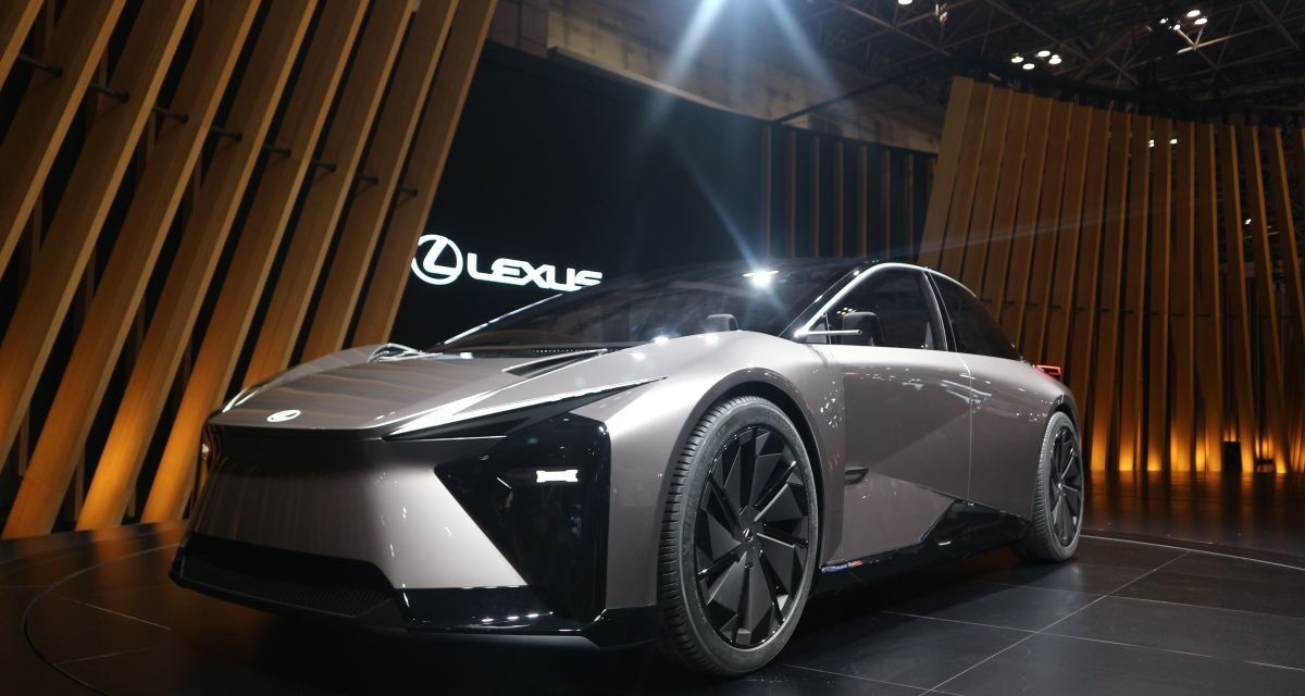 Lexus LF-ZC Bersiap Masuk Pasar, Efisiensi Baterai Dua Kali Lipat