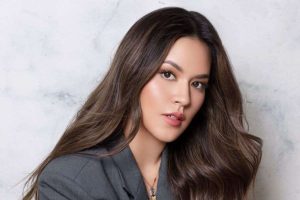 Raisa Ajak Penggemar Kurangi Plastik Sekali Pakai