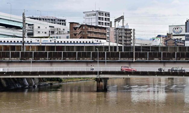 Tokyo Gempa M 6,4, Layanan Shinkansen Sempat Berhenti Total