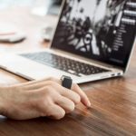 Clip Mouse Di Perkenalkan: Gadget Cincin Ubah Jari Jadi Kursor