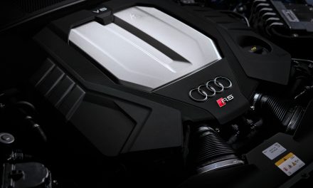 Audi Pensiunkan Mesin V8, Fokus Elektrifikasi Seluruh Lini RS