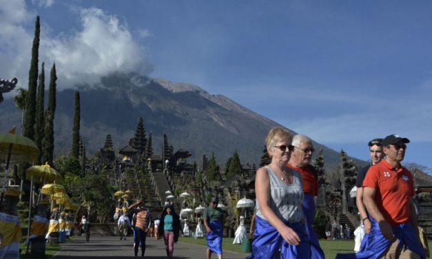 Pemerintah Bali Batasi Kuota Wisatawan Di Area Suci Pura