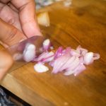 Hack Potong Bawang Tanpa Nangis Menggunakan Permen Karet