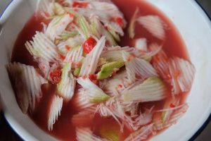 Rujak Kuah Pindang Bali: Uniknya Buah Segar Dan Kaldu Ikan