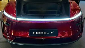 Tesla Model Y Facelift "Juniper" Resmi Pamer Desain Lampu Segar