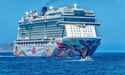 Amsterdam Resmi Larang Kapal Pesiar Raksasa Masuk Kota