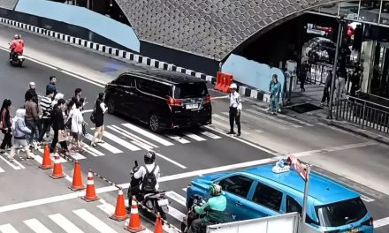 Klarifikasi Insiden Mobil Alphard Terobos Bundaran HI Yang Viral