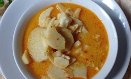 Sensasi Gurih Gulai Umbut Kelapa Yang Hanya Ada Di Acara Adat