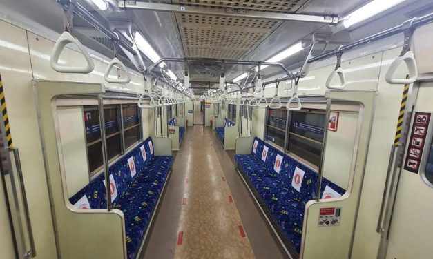 KRL Jabodetabek Uji Coba Gerbong Khusus Kursi Lipat Otomatis