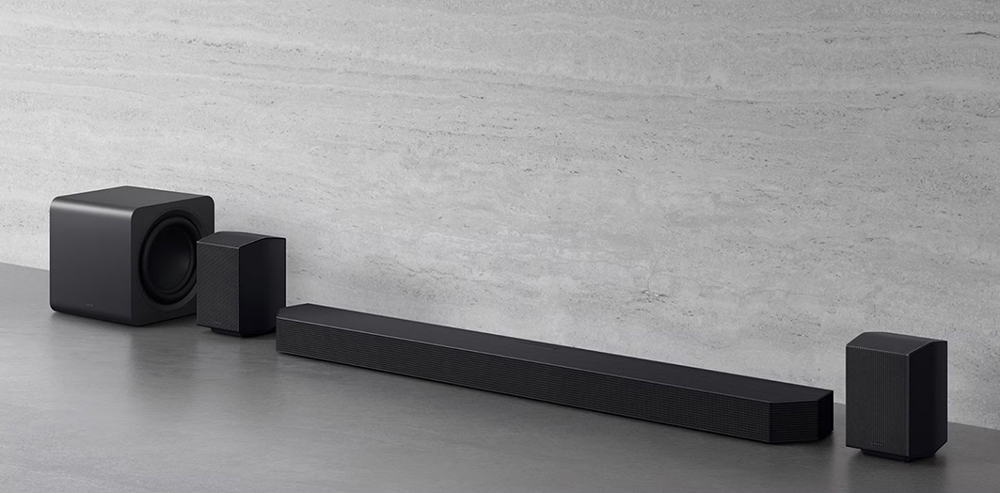 Soundbar Spasial AI 22-Speaker Boyong Suara Bioskop Ke Rumah