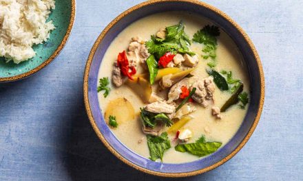 Tom Kha Gai Thailand: Sup Ayam Santan Beraroma Lengkuas