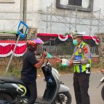 Posko Kesehatan Bagikan Masker Khusus Kabut Asap Cegah ISPA