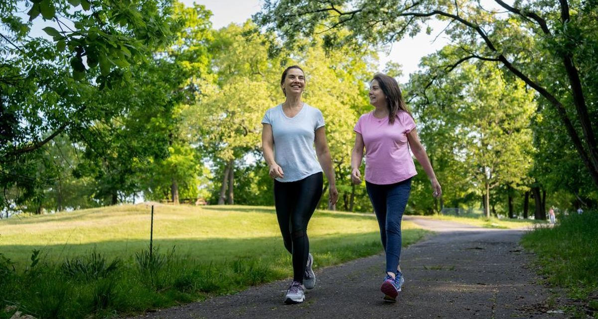 Studi Oxford: Jalan Cepat 8.000 Langkah Turunkan Risiko Jantung