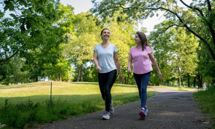 Studi Oxford: Jalan Cepat 8.000 Langkah Turunkan Risiko Jantung