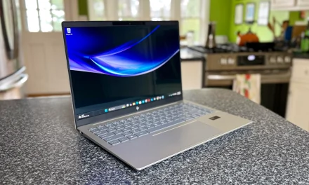 HP Pavilion Plus 14 OLED Resmi Rilis: Layar Visual 2.8K 120Hz