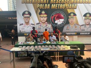 Ribuan Obat Terlarang Disita Polisi Dari Paket Makanan